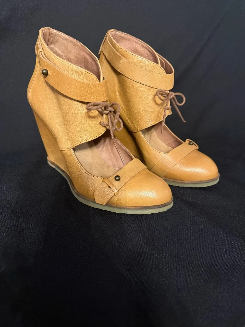 Anthropologie Lucky Penny Camel Leather Wedges